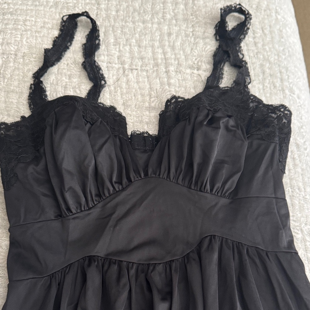 Chic Black Lace Chemise